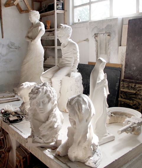 skulpture od bračkog kamena