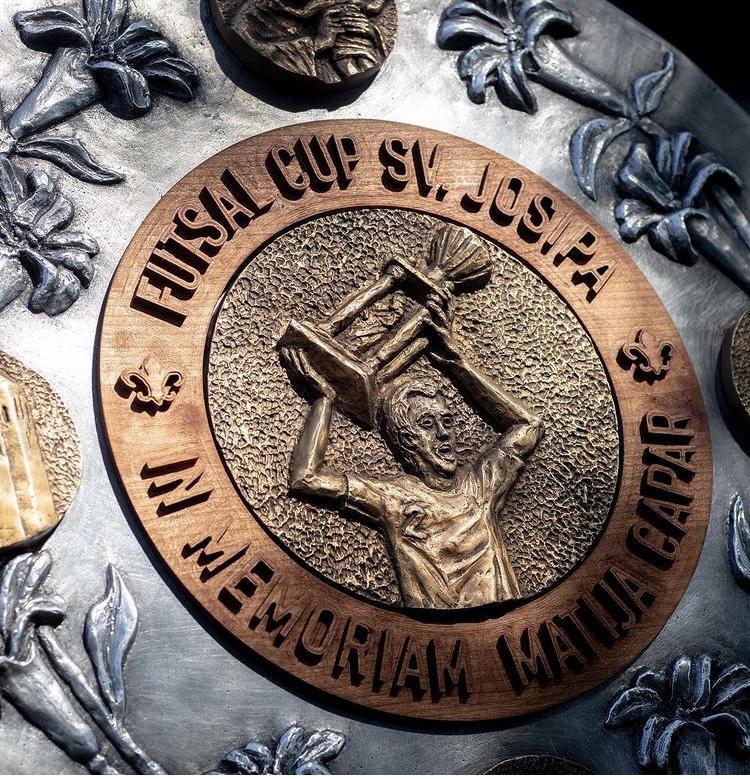 medalja koju je izradio mladi hrvatski akademski kipar